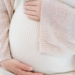 提问者： 嗨💁‍♂️，谢谢🍀😍回答我的🇩🇬问题😾😴观众2: 我叫洪🇰🇬